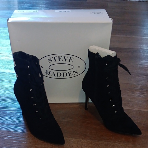 NEW Steve Madden Black Suede Heels Pointed Toe Size 8M - Picture 2 of 12